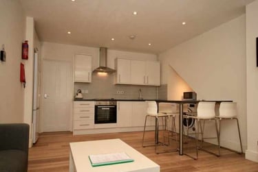 4 bed house, Irstead Road, Earlham, Norwich, NR58AR - Image 2