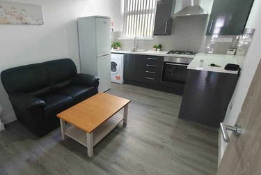 1 bed flat, 1, 30, Plasnewydd, Cardiff, CF243BG - Image 1