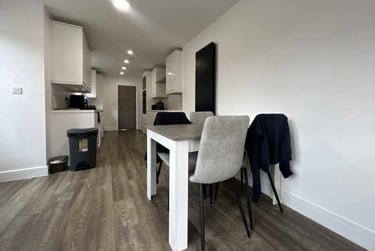 7 bed house, Cathays, Cardiff, CF244DE - Image 3