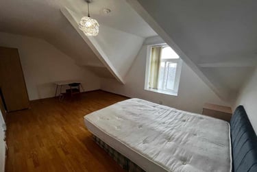3 bed flat, Hanover Street, Mount Pleasant, Swansea, SA16BQ - Image 5