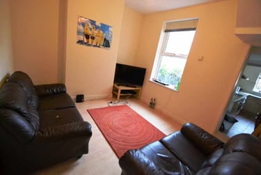 3 bed house, Cathays, Cardiff, CF244JJ - Image 1