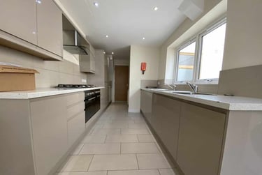 8 bed house, Cathays, Cardiff, CF244EQ - Image 2