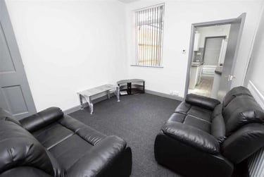 4 bed house, Dawlish Road, Selly Park, Birmingham, B297AT - Image 1
