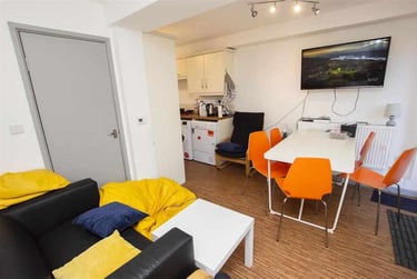 6 bed house, Heeley Road, Selly Park, Birmingham, B296EZ - Image 1