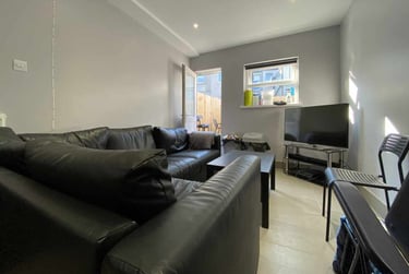 6 bed house, Cathays, Cardiff, CF244QJ - Image 2