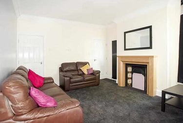 5 bed house, Thompson Road, Sharrowvale, Sheffield, S118RB - Image 2