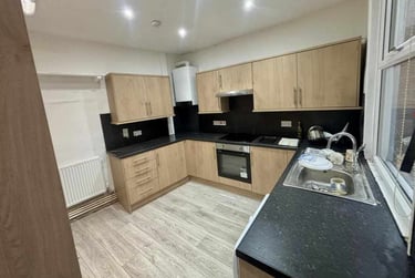 6 bed house, Ecclesall Road, Sharrowvale, Sheffield, S118PJ - Image 2