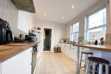 5 bed house, Cathays, Cardiff, CF244LG - Image 2
