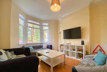 4 bed house, Cathays, Cardiff, CF244RB - Image 2
