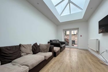 9 bed house, Cathays, Plasnewydd, Cardiff, CF244AU - Image 1