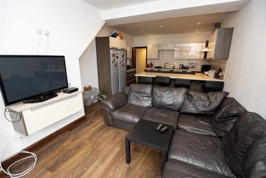 7 bed house, Heeley Road, Selly Park, Birmingham, B296EJ - Image 1