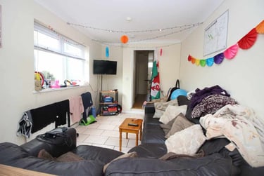 6 bed house, Cathays, Cardiff, CF244ES - Image 1