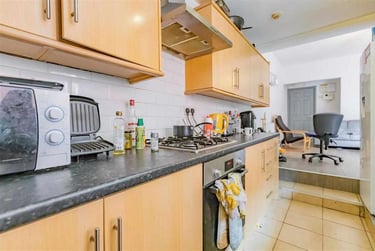6 bed house, Dawlish Road, Selly Park, Birmingham, B297AR - Image 2