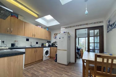 3 bed house, Cathays, Cardiff, CF244DD - Image 1