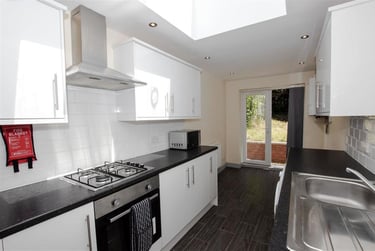 5 bed house, Selly Hill Road, Selly Park, Birmingham, B297DL - Image 2