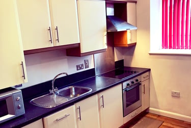 1 bed studio, The Kingsway, Portland House, City Centre, Swansea, SA15HN - Image 1