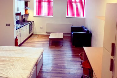 1 bed studio, The Kingsway, Portland House, City Centre, Swansea, SA15HN - Image 2