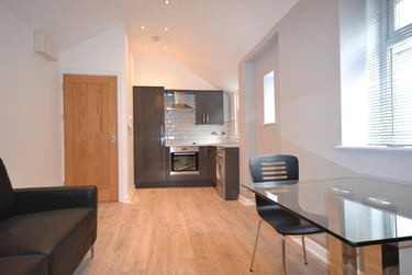 1 bed flat, Mansel Street, City Centre, Swansea, SA15TY - Image 1