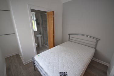 1 bed flat, Mansel Street, City Centre, Swansea, SA15TY - Image 2