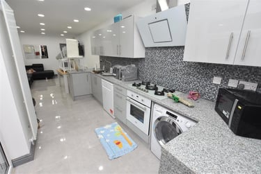 6 bed house, Hubert Road, Selly Park, Birmingham, B296EP - Image 3