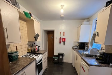 4 bed house, Park Place, Brynmill, Swansea, SA20DH - Image 1
