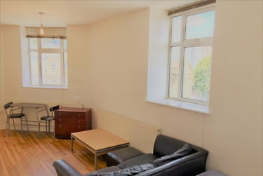 1 bed studio, The Kingsway, Portland House, City Centre, Swansea, SA15HN - Image 3