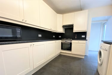 4 bed house, Norfolk Street, Mount Pleasant, Swansea, SA16JQ - Image 2