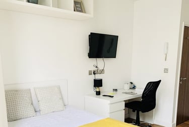 1 bed flat, (Studio) - West Street, Highfields, Leicester, LE16XQ - Image 1