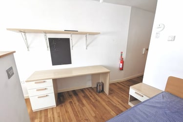 1 bed studio, The Kingsway, Portland House, City Centre, Swansea, SA15HN - Image 3