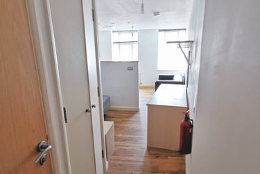1 bed studio, The Kingsway, Portland House, City Centre, Swansea, SA15HN - Image 4