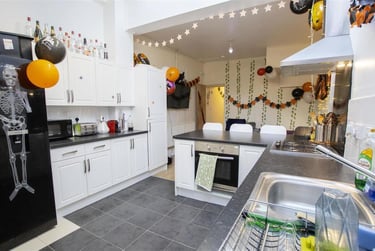 5 bed house, Newton Grove, Dartmouth Road, Selly Park, Birmingham, B296ED - Image 1