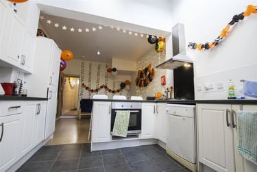 5 bed house, Newton Grove, Dartmouth Road, Selly Park, Birmingham, B296ED - Image 2