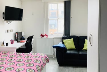 1 bed house, Extra Large Studio, Demontfort Street, Highfields, Leicester, LE17GW - Image 5