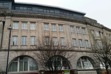 2 bed flat, Castle Street, City Centre, Swansea, SA11HF - Image 1