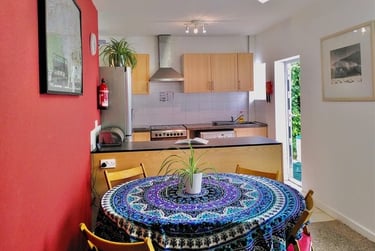 4 bed house, Rhyddings Terrace, Brynmill, Swansea, SA20DR - Image 2