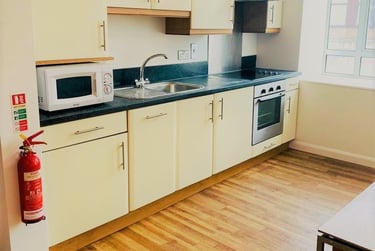 1 bed studio, The Kingsway, Portland House, City Centre, Swansea, SA15HN - Image 1