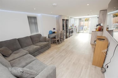 6 bed house, Dawlish Road, Selly Park, Birmingham, B297AE - Image 1