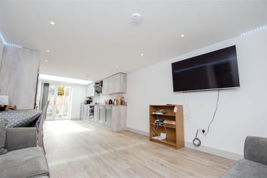 6 bed house, Dawlish Road, Selly Park, Birmingham, B297AE - Image 2
