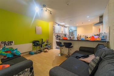 6 bed house, Heeley Road, Selly Park, Birmingham, B296EL - Image 2