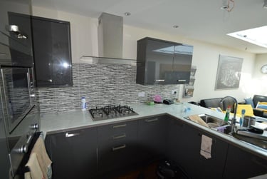 7 bed flat, Hubert Road, Selly Park, Birmingham, B296ES - Image 1