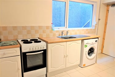 4 bed house, Kinley Street, St Thomas, Swansea, SA18HE - Image 2