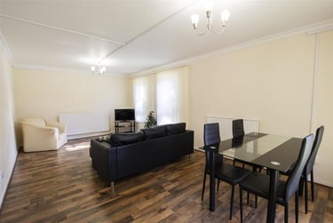 2 bed flat, Dalloway Close, Edgbaston, Birmingham, B57RD - Image 2