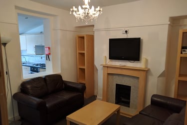 3 bed house, Spring Terrace, Sandfields, Swansea, SA13TD - Image 2