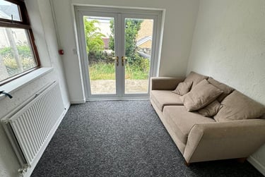 5 bed house, Lewis Street, St Thomas, Swansea, SA18PB - Image 2