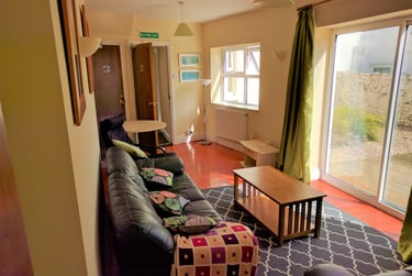 6 bed house, George Street, City Centre, Swansea, SA14HH - Image 2