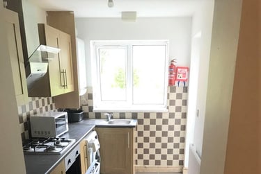 3 bed house, Western Street, Sandfields, Swansea, SA13JY - Image 2