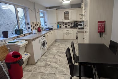 4 bed house, Kinley Street, St Thomas, Swansea, SA18HE - Image 2