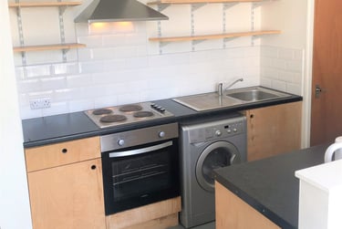 5 bed house, Dillwyn Street, City Centre, Swansea, SA14AQ - Image 2