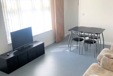 5 bed house, Dillwyn Street, City Centre, Swansea, SA14AQ - Image 3