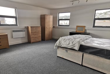 1 bed studio, St Helens Road, City Centre, Swansea, SA14AB - Image 1
